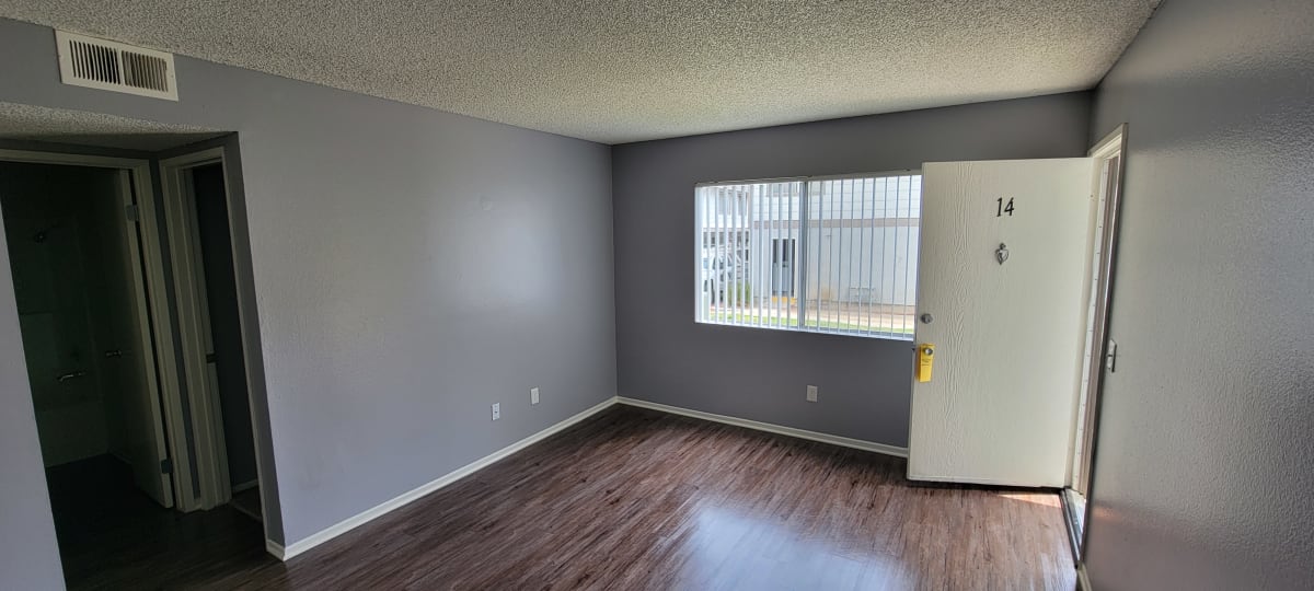 Photos and Video of Grand Oaks Apartments in Lake Elsinore, CA